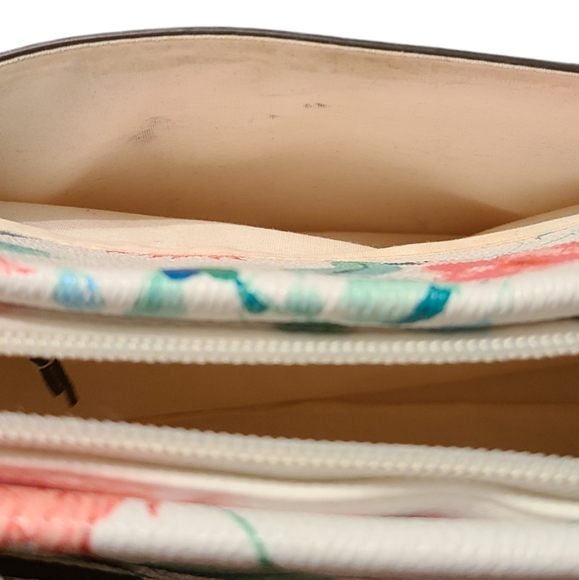 Liz Claiborne Crossbody - Picture 5 of 16